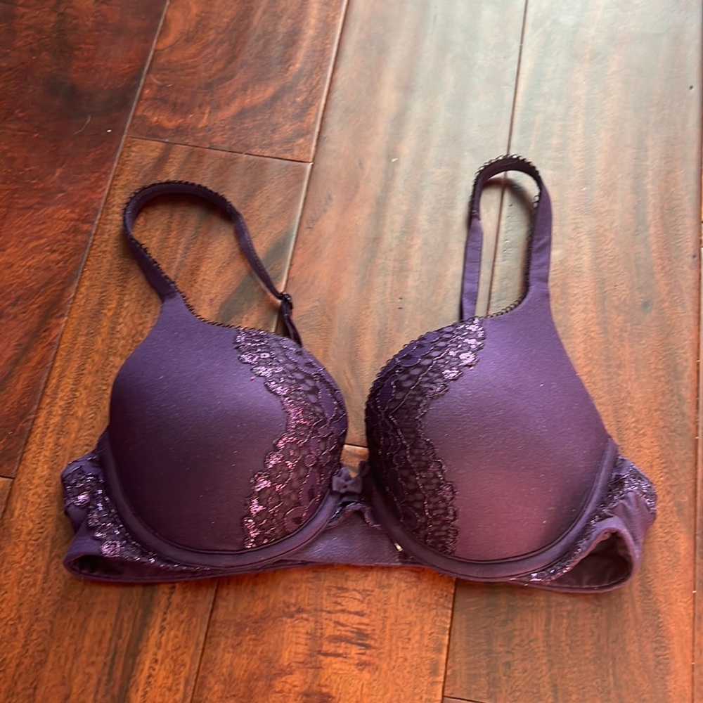 $65 NWOT Victoria’s Secret body by Victoria push up padded bra 34B